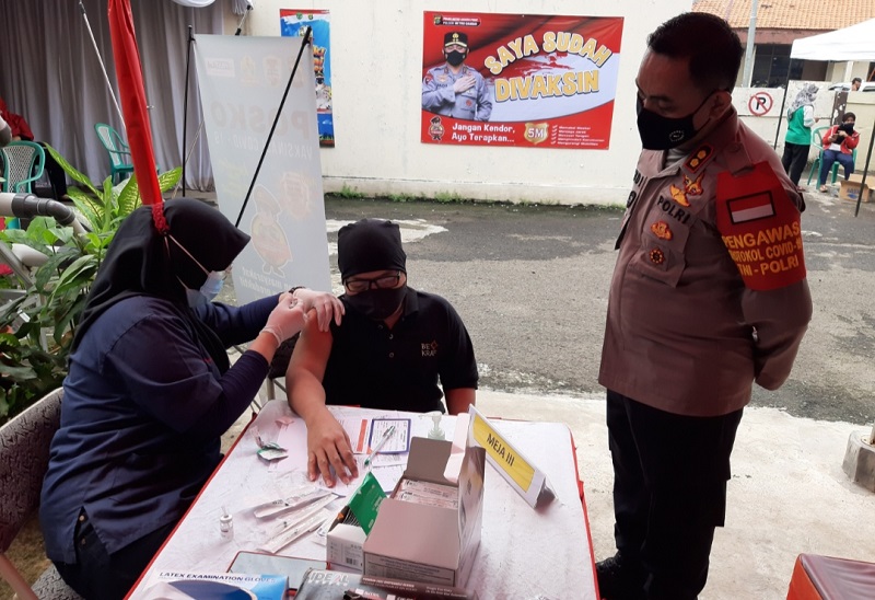 Warga Bisa Datangi Markas Polsek Gambir Buat Divaksin COVID-19
