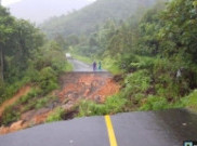Longsor 4 Kota/Kabupaten Sumut, Jalan Tapanuli Selatan-Mandailing Natal Putus Total
