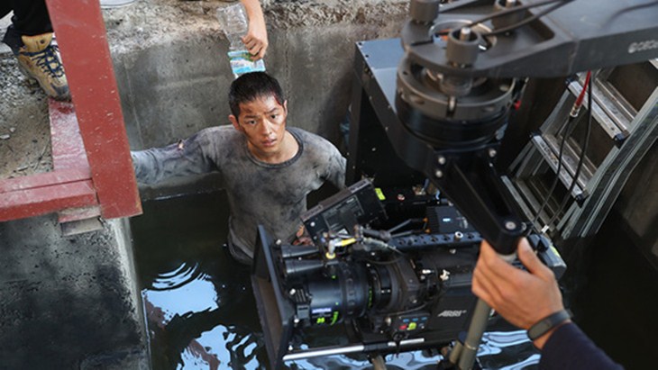 Proses Syuting Film 'Battleship Island' (Foto: Enews24)