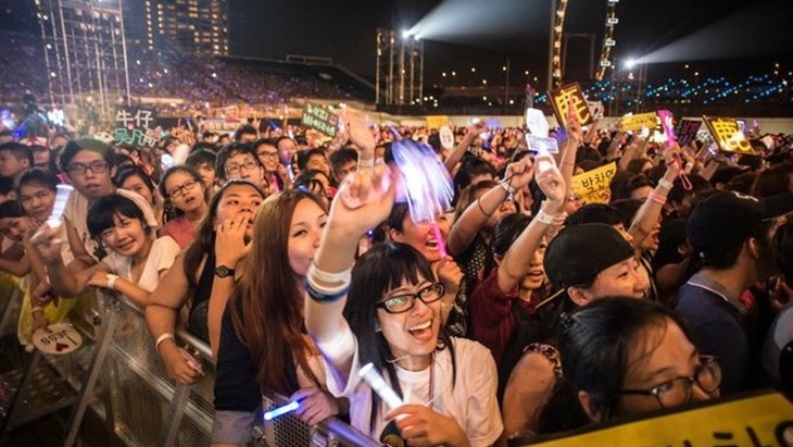 Pengalaman Menyebalkan Idola Kpop dengan Sasaeng