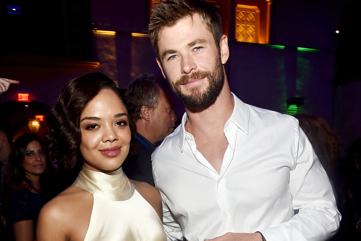 Bintangi Spin-Off Men in Black, Tessa Thompson dan Chris Hemsworth Reunian