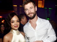 Bintangi Spin-Off Men in Black, Tessa Thompson dan Chris Hemsworth Reunian