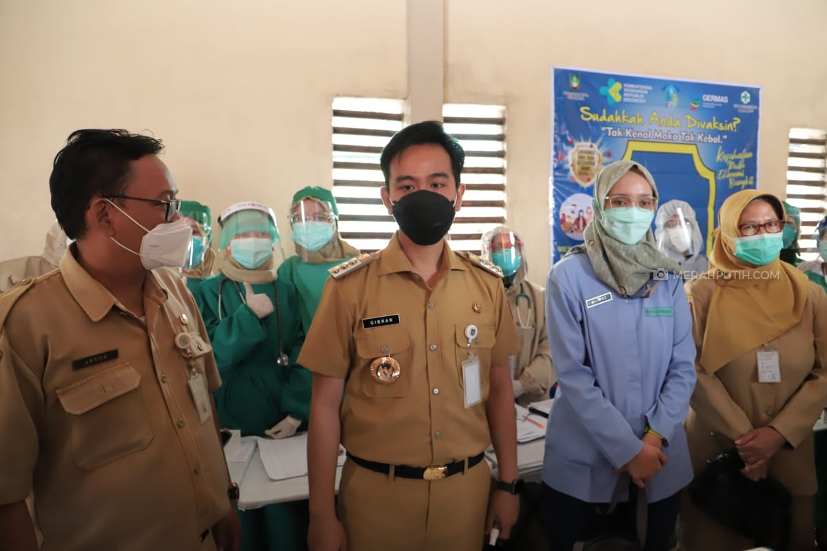 Gibran Bikin Medsos Untuk Serap Aduan Warga Solo