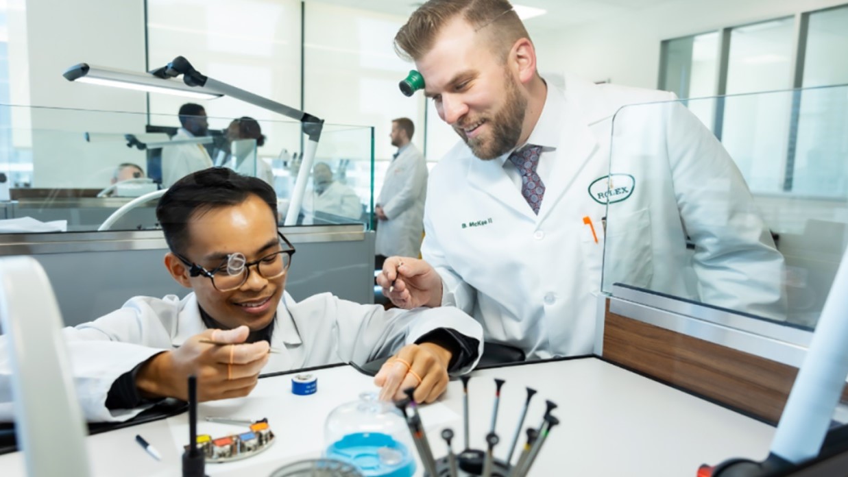 Rolex Buat Program Pendidikan Pembuatan Jam Tangan di Texas