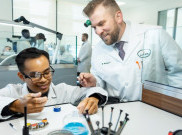 Rolex Buat Program Pendidikan Pembuatan Jam Tangan di Texas