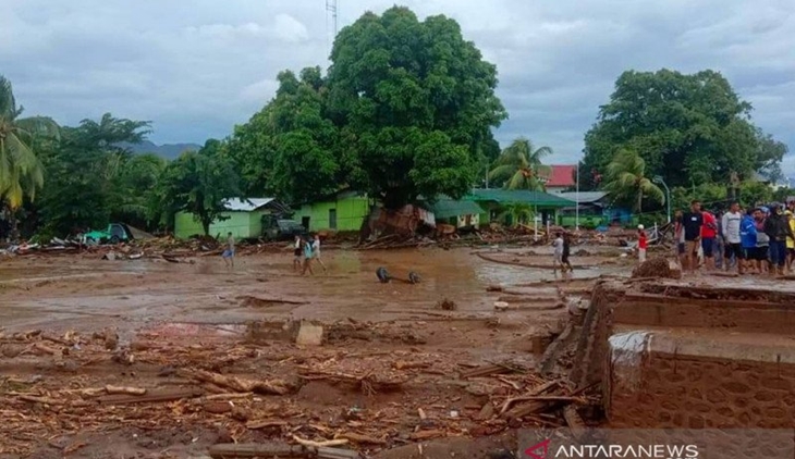 17 Rumah Hanyut akibat Banjir Bandang di Flores Timur