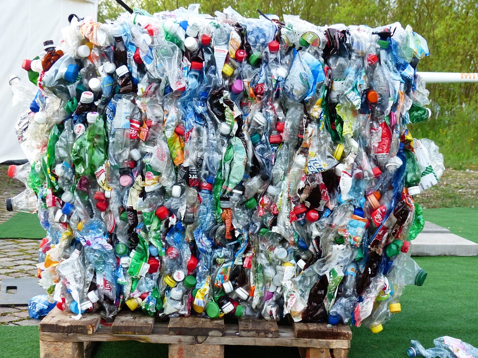 Daur ulang plastik (Sumber: Pixabay/Hans)