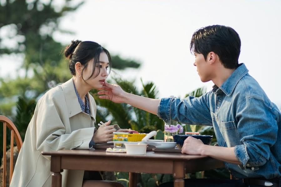 Jang Ki Yong Rela Jadi Bucin 'Mama Palsu' Ahn Eun Jin di Dynamite Kiss, Bikin Jomblo Iri
