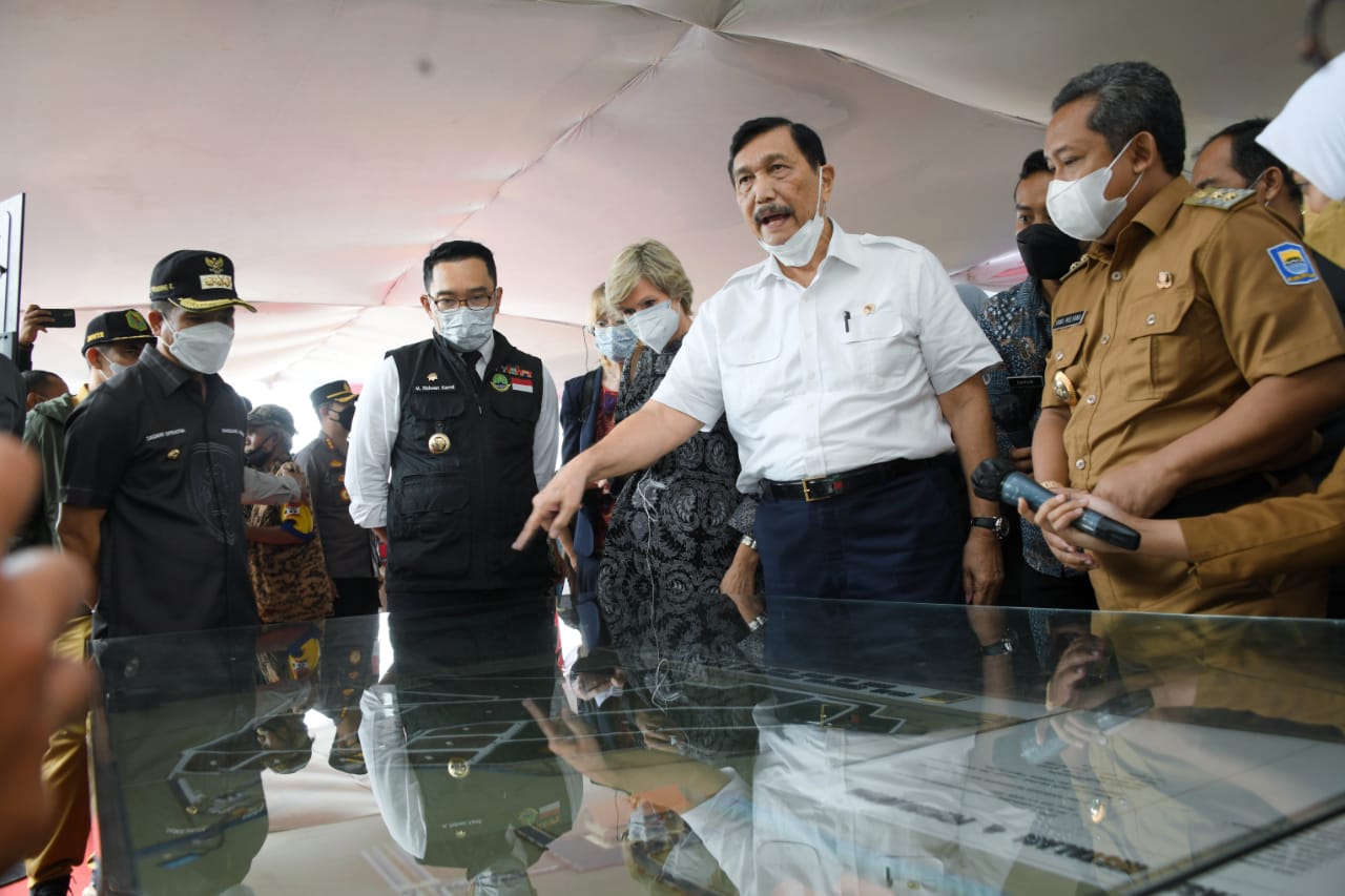 Luhut Janjikan Bangun Solar Cell 100 MW di Proyek Citarum Harum