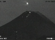 Objek Bercahaya Lintasi Langit Gunung Merapi Diduga Satelit Milik Angkatan Udara AS