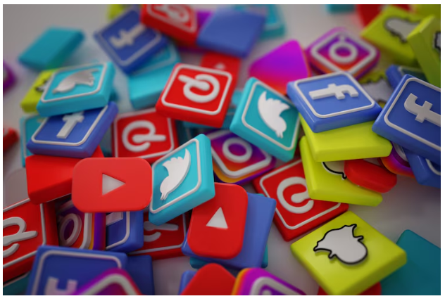 Apa Itu Social Media Specialist? Tugas, Kemampuan, dan Pentingnya di Era Digital