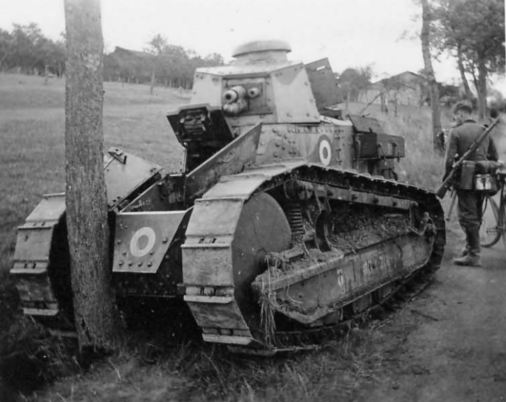 Tank Ringan Milik Renault (foto: World War Photos)