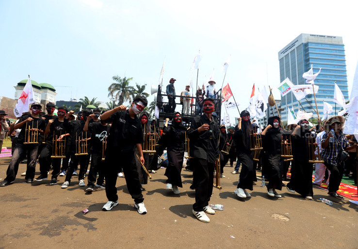 Aksi Unjuk Rasa Peringati Hari Tani Nasional 2025 di Depan Gedung DPR