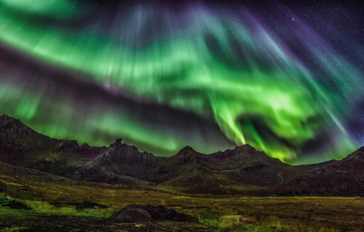 Fakta Menarik Seputar Aurora, Cahaya Langit Indah di Kutub-Kutub Bumi 
