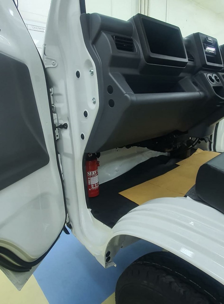 Tampil Baru, New Carry Pick Up Kini Dilengkapi Alat Pemadam Api Ringan
