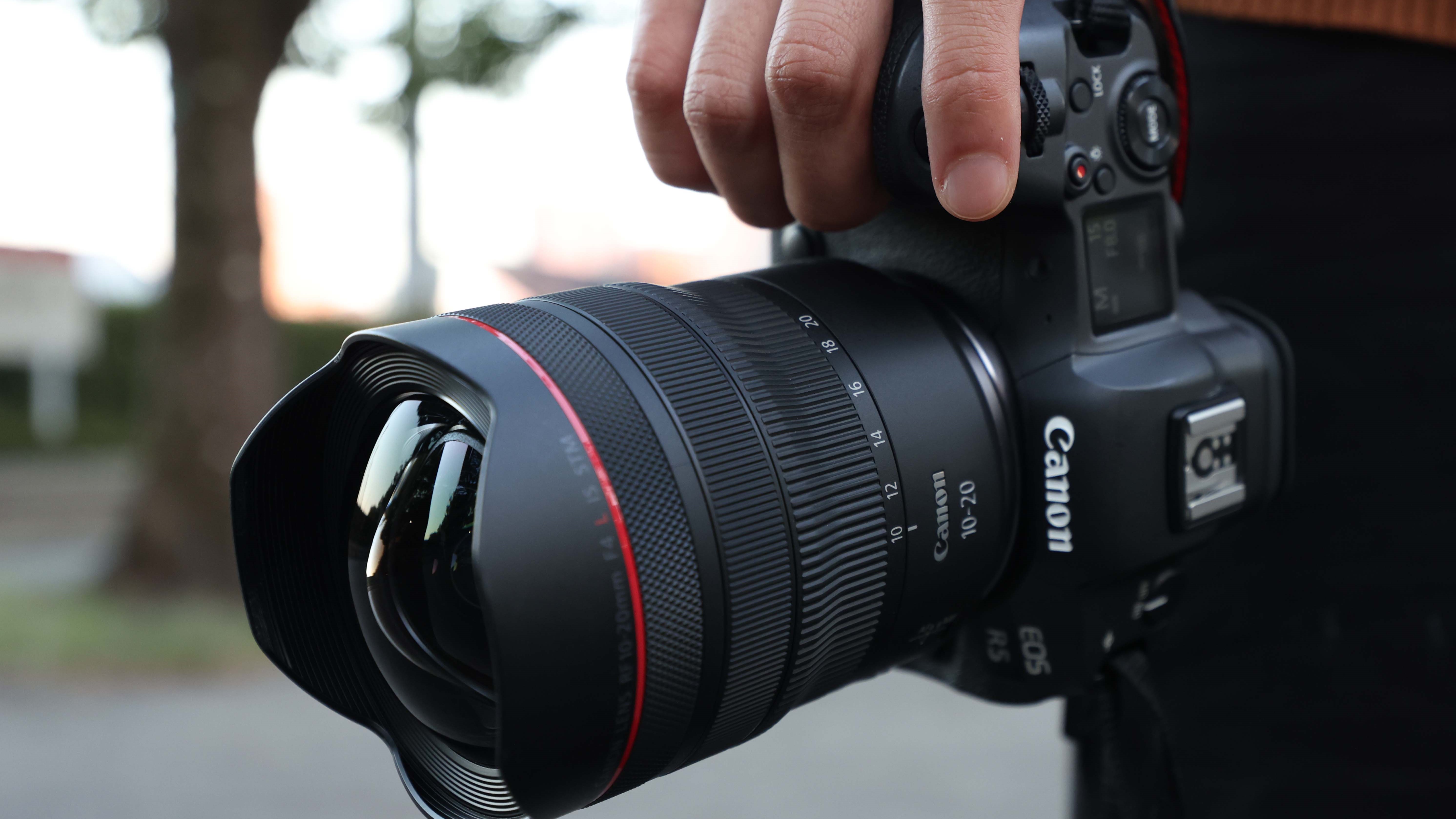 Canon Rilis Lensa Zoom Ultra-Wide RF10-20mm f/4L IS STM