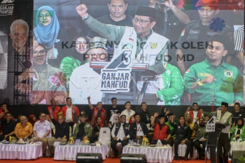Ganjar Kampanye ke Banda Naira, Mahfud ke Jawa Barat