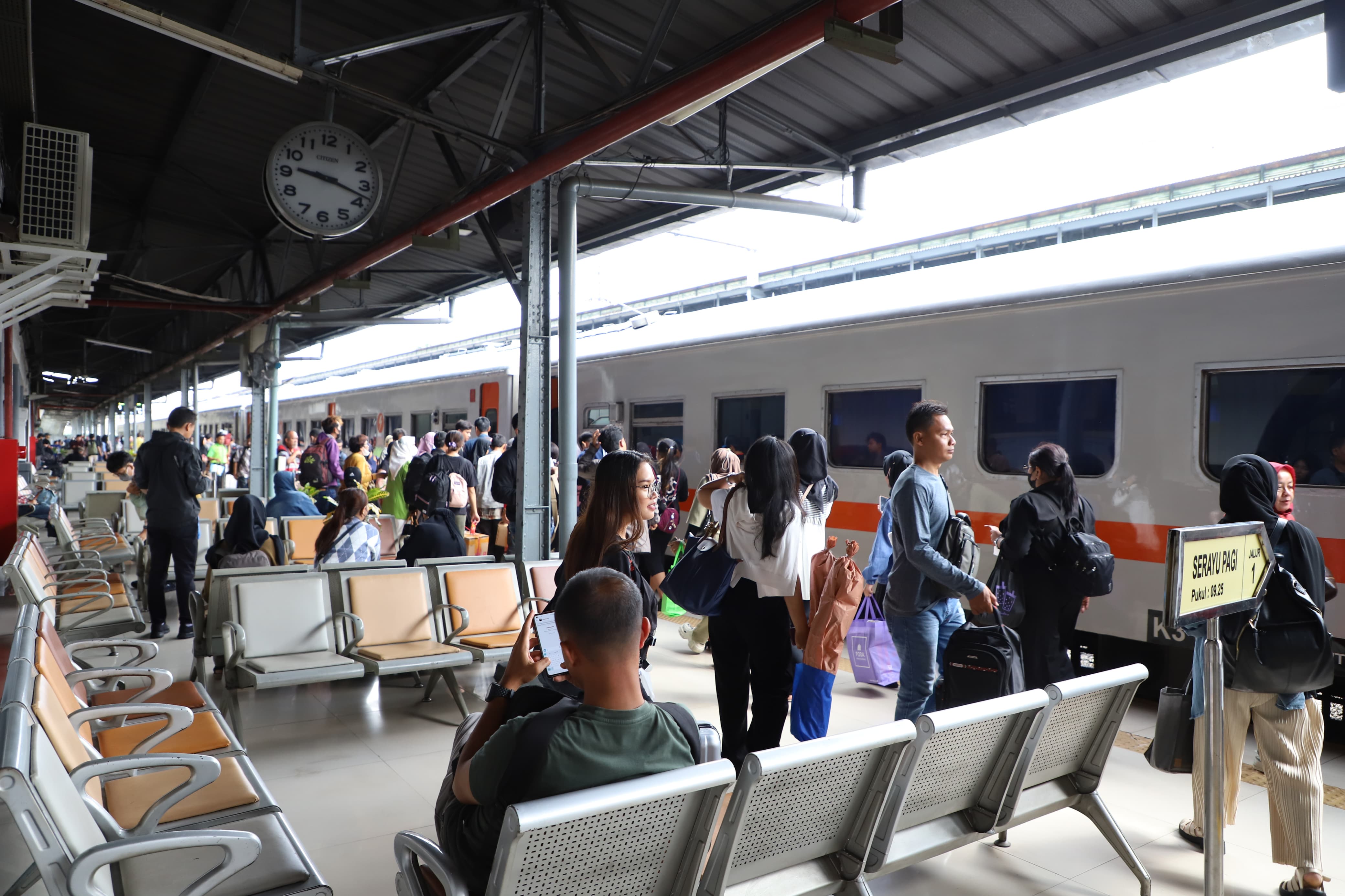 44 Ribu Pemudik Berangkat Dari Stasiun Gambir Dan Senen Mendekati Lebaran 9840