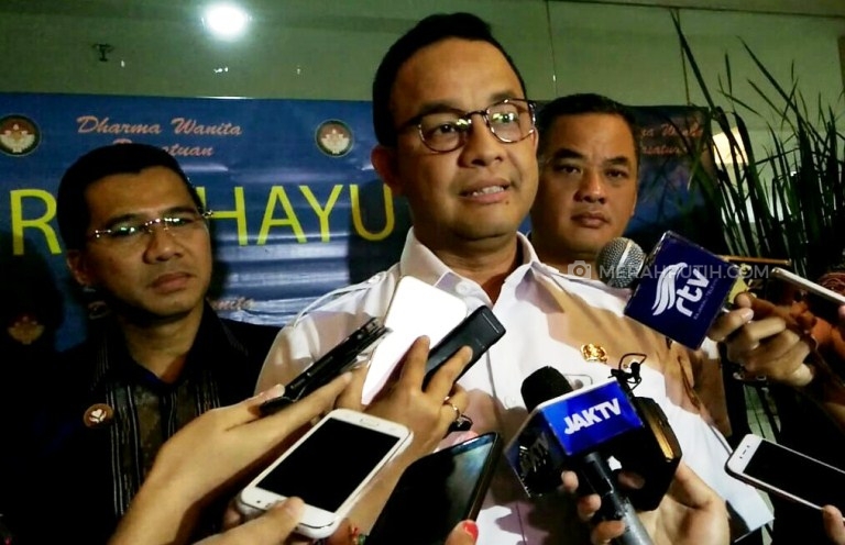 Anies Suruh Anak Buah Pantau Situasi Sambil Bersih-Bersih Polsek Ciracas