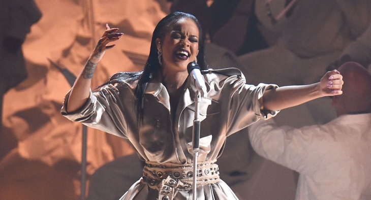 Keterampilan penyanyi asal Amerika, Rihanna. (Foto: rihannaagealbums.blogspot.com)