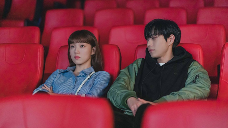 Lee Sung-kyung Bikin Heboh di Drama 'Shooting Stars'