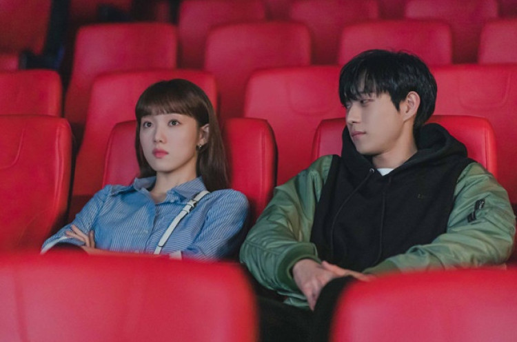 Lee Sung-kyung Bikin Heboh di Drama 'Shooting Stars'