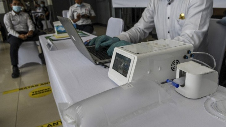 Alat Uji COVID-19 Melalui Embusan Napas Mulai Digunakan di Sejumlah Stasiun