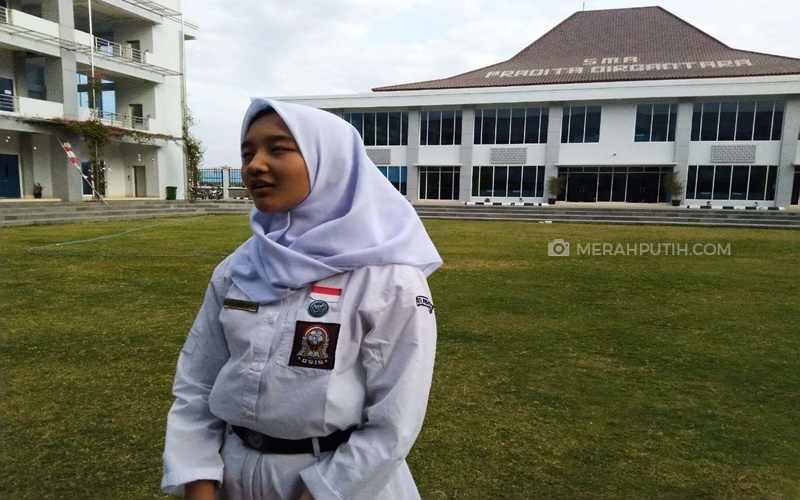 Kisah Salma, Anggota Paskibraka Nasional: Ibu Menangis Lihat Saya Bawa Baki