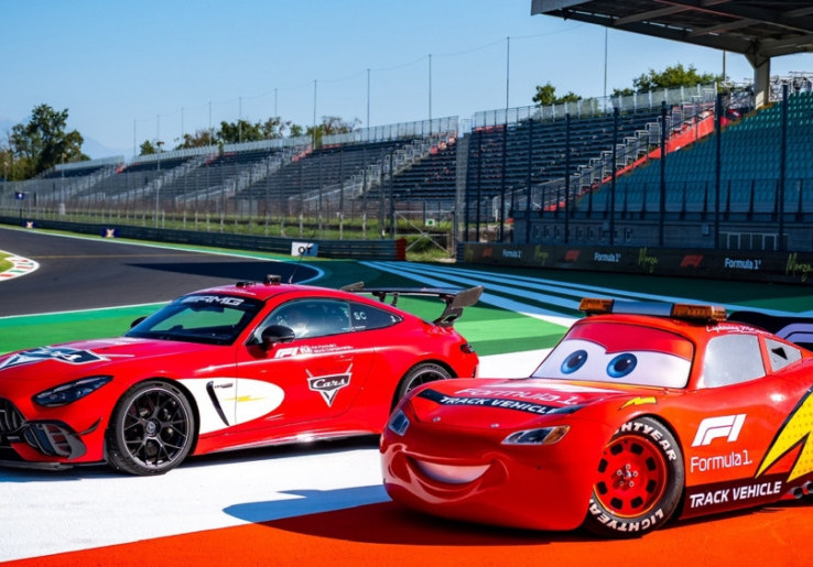 Lightning McQueen Meriahkan F1 GP Italia 2026, Safety Car Ikut Pakai Livery Spesial 'Cars'