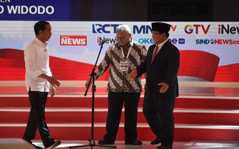 Jokowi dan Prabowo bersama Ketua KPU