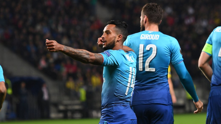 Walcott Dua Gol, Arsenal Tumbangkan BATE 4-2