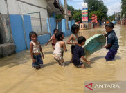 Ribuan Rumah Di Cirebon Terdampak Banjir,  Sungai Ciberes Meluap