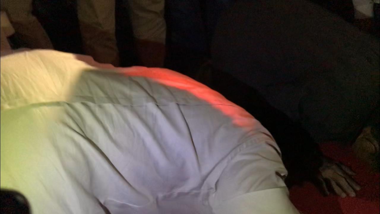 Capres Prabowo sujud syukur 