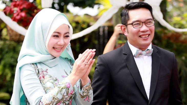 Yuk Pakai Hijab Ala Atalia Praratya, Istri dari Kang Emil