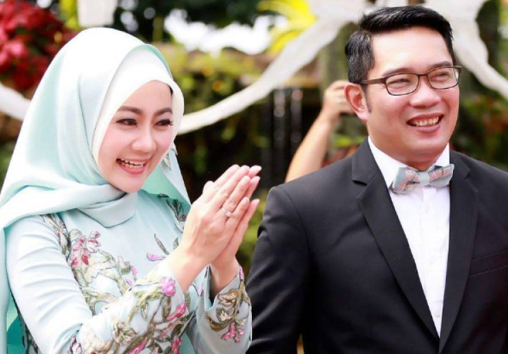Yuk Pakai Hijab Ala Atalia Praratya, Istri dari Kang Emil