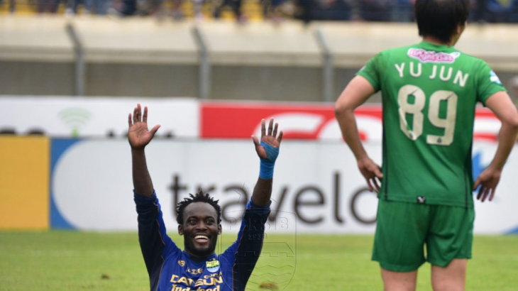 Essien Selamatkan Persib dari Kekalahan