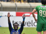 Essien Selamatkan Persib dari Kekalahan