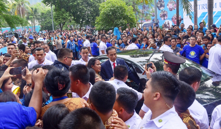jokowi UKI