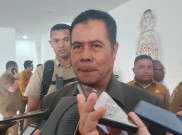 KPK Periksa Plh Gubernur Papua Ridwan Rumasukun