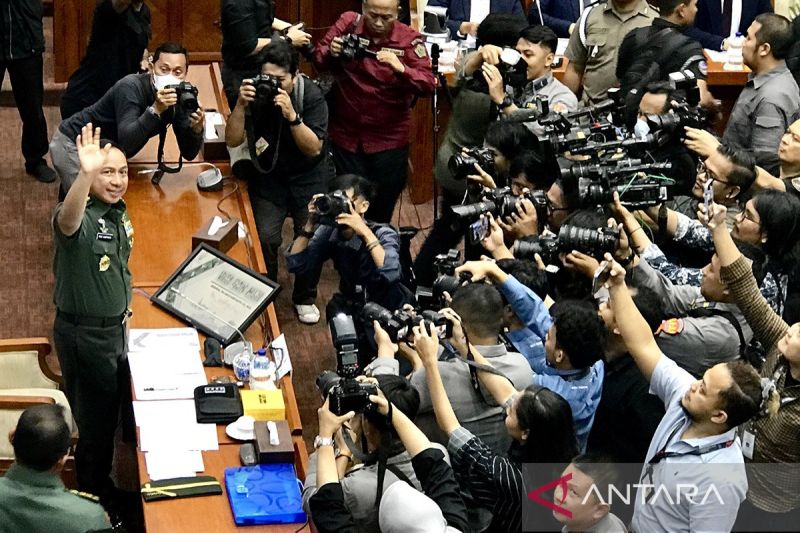 Penentuan Akhir Calon Panglima TNI Jenderal Agus di Paripurna DPR 21 November 
