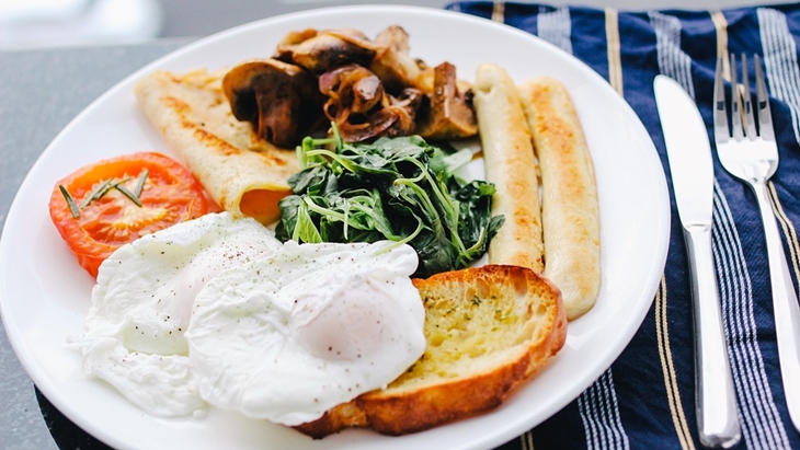 Sarapan seimbang bisa membuat kamu kenyang lebih lama. (Foto: Pixabay/Free-Photos)