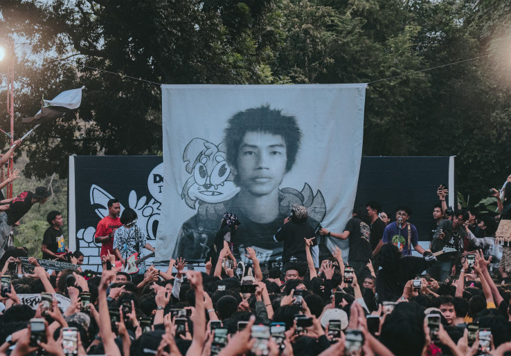 'Melankolia Radikal', Album Kedua Dongker dengan Artwork Agan Harahap