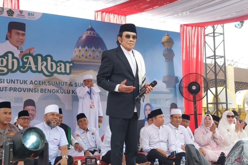  Rhoma Irama Lelang Jas dan Sorban Buat Bantuan Bencana Sumatra