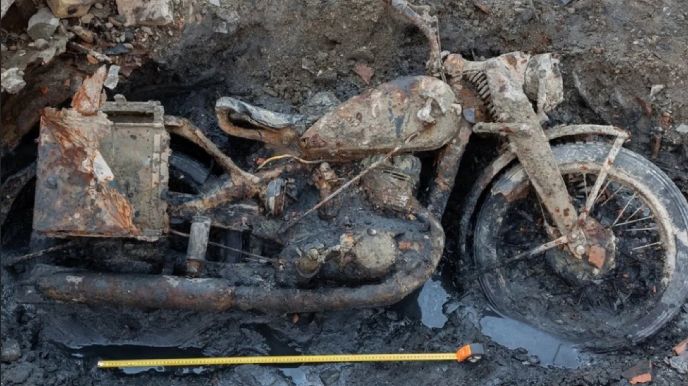 Panas Ekstrem, Sungai Danube di Budapest Surut Mengungkap Jasad Tentara Perang Dunia II dan Sepeda Motor