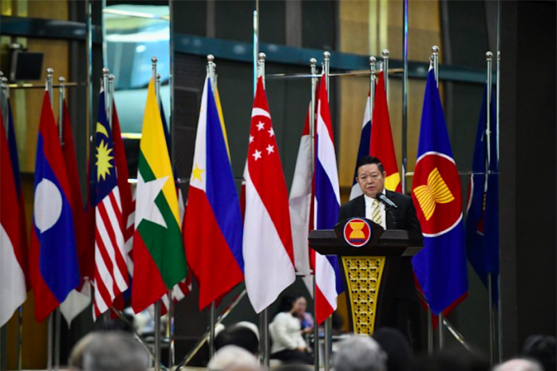 Manusia Silver dan Badut Bakal Ditertibkan Saat Pertemuan KTT ASEAN Jakarta
