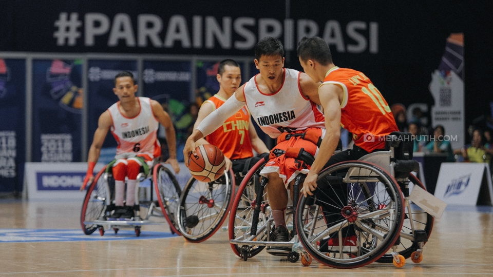 Laga Tim Basket Kursi Roda Putra Indonesia melawan raksasa Wheelchair Basketball 