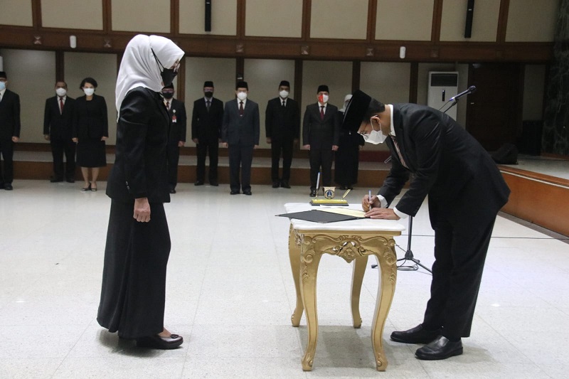 Gubernur Anies Baswedan lantik pejabat. (Foto: Asropih)