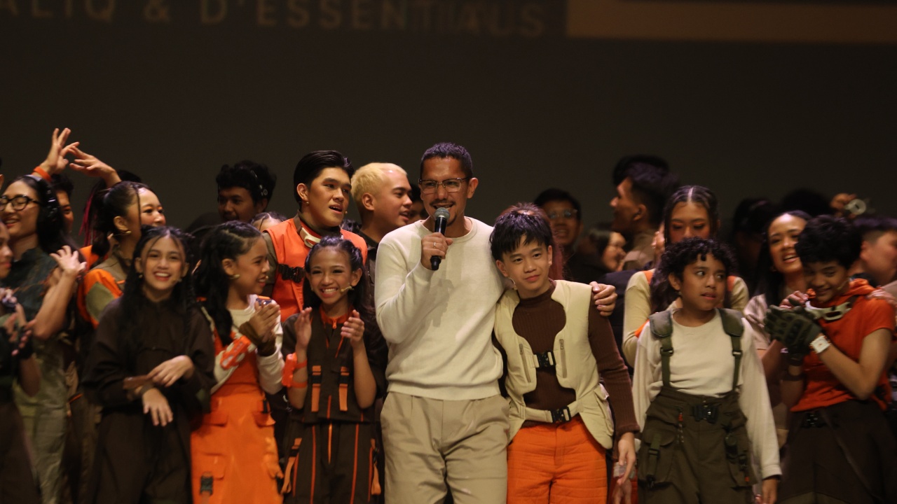 Senja Teduh Pelita Penggabungan Musik, Teater, dan Narasi Kuat Membuka Babak Baru MALIQ & D'Essentials.