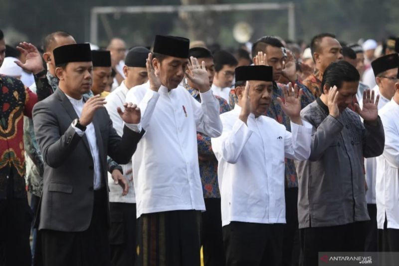 Presiden Jokowi Salat Idul Adha di Simpang Lima Semarang