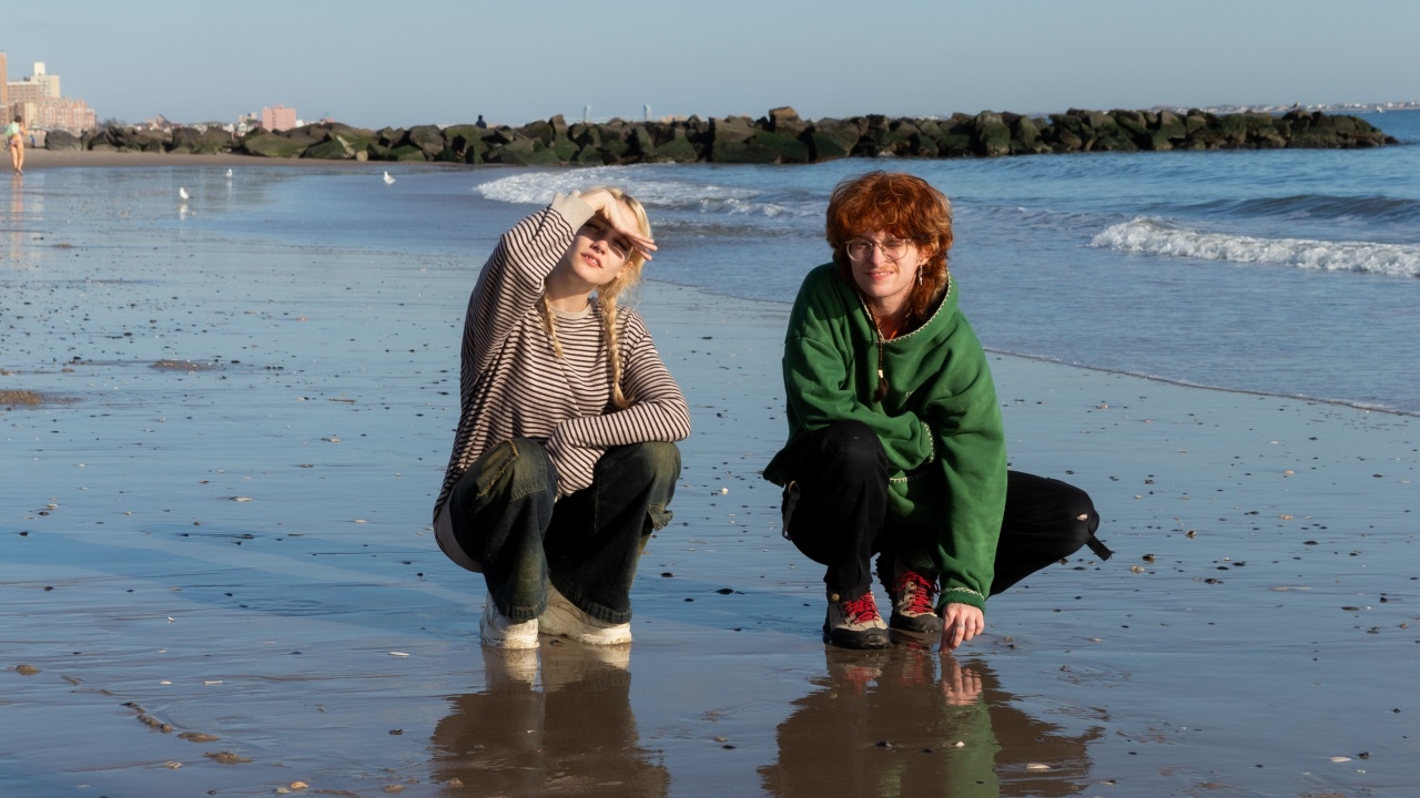 Cavetown Gandeng Chloe Moriondo di 'Sailboat', Potret Rapuh Cinta Baru Berbalut Chiptune